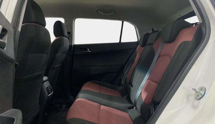 2016 Hyundai Creta SX PLUS  ANNIVERSARY EDITION 1.6 PETROL, Petrol, Manual, 40,138 km, Right Side Rear Door Cabin