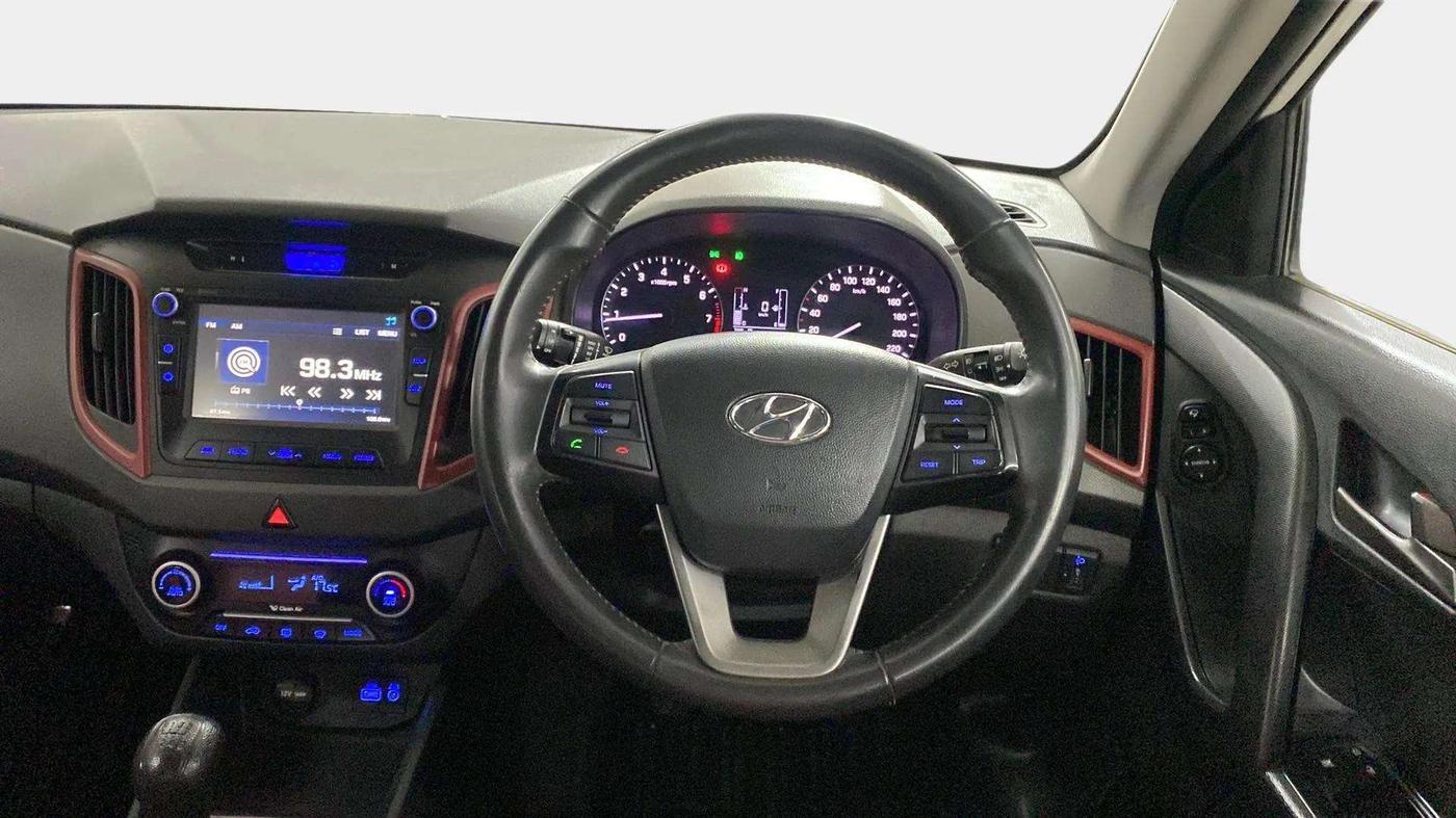 2016 Hyundai Creta SX PLUS  ANNIVERSARY EDITION 1.6 PETROL, Petrol, Manual, 40,138 km, Steering Wheel Close Up