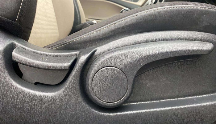 2019 Hyundai Elite i20 SPORTZ PLUS 1.2, Petrol, Manual, 86,940 km, Driver Side Adjustment Panel