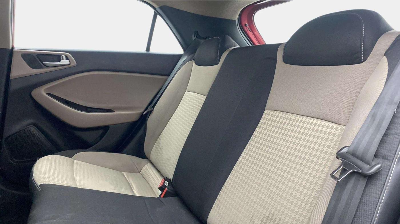 2019 Hyundai Elite i20 SPORTZ PLUS 1.2, Petrol, Manual, 86,940 km, Right Side Rear Door Cabin