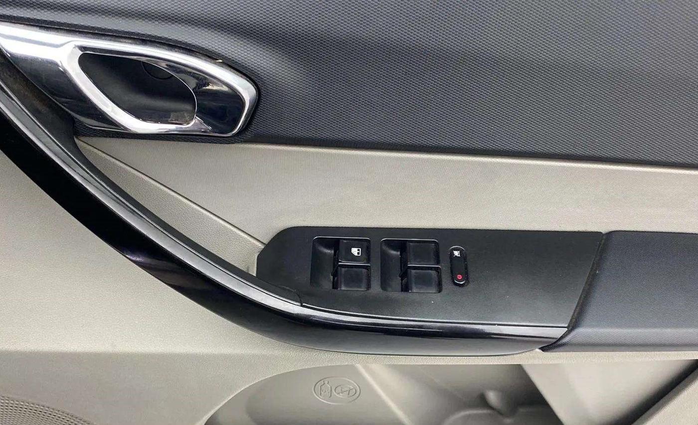 2019 Tata Tiago XZ PLUS PETROL, Petrol, Manual, 38,250 km, Driver Side Door Panels Control