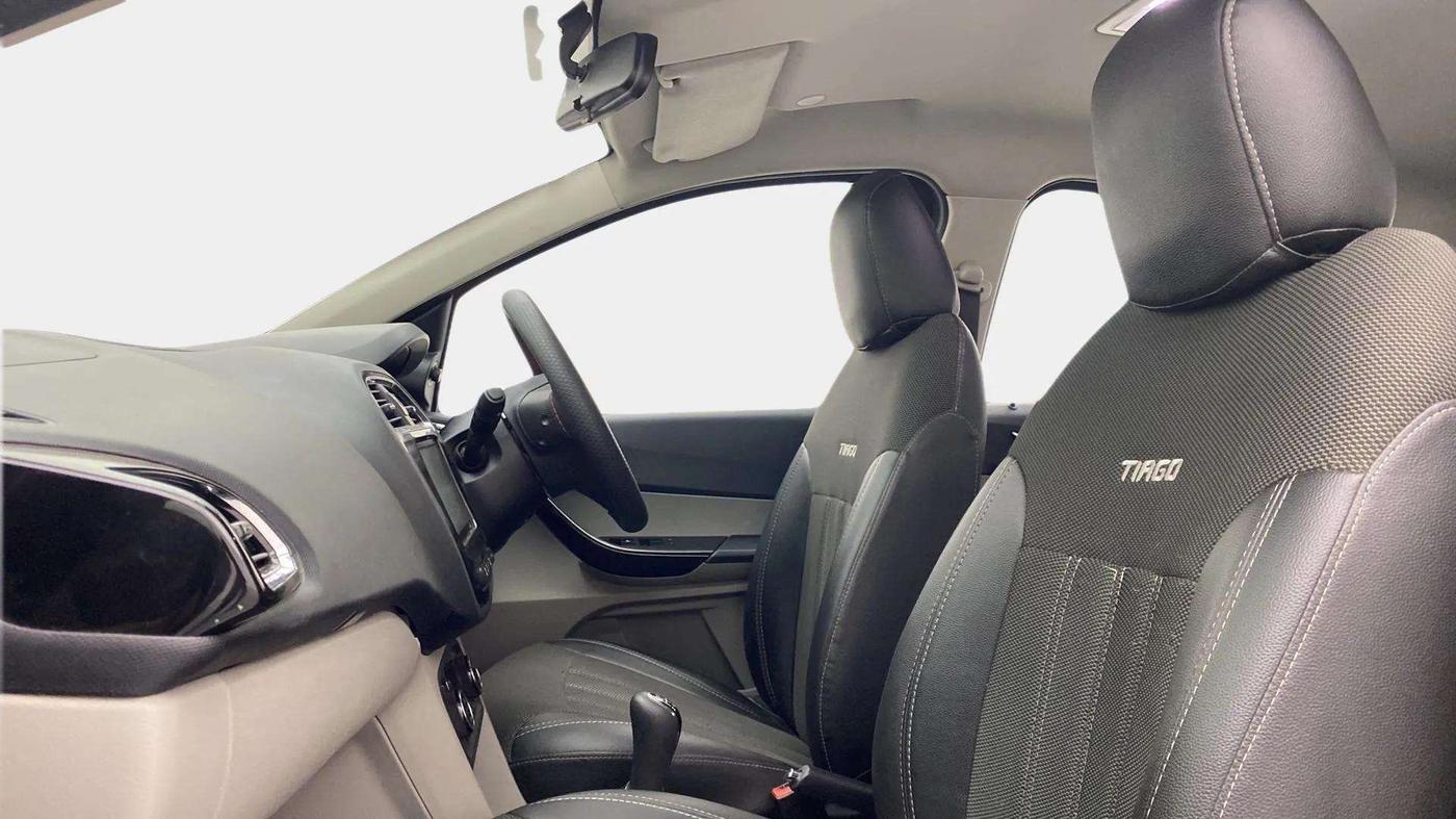 2019 Tata Tiago XZ PLUS PETROL, Petrol, Manual, 38,250 km, Right Side Front Door Cabin