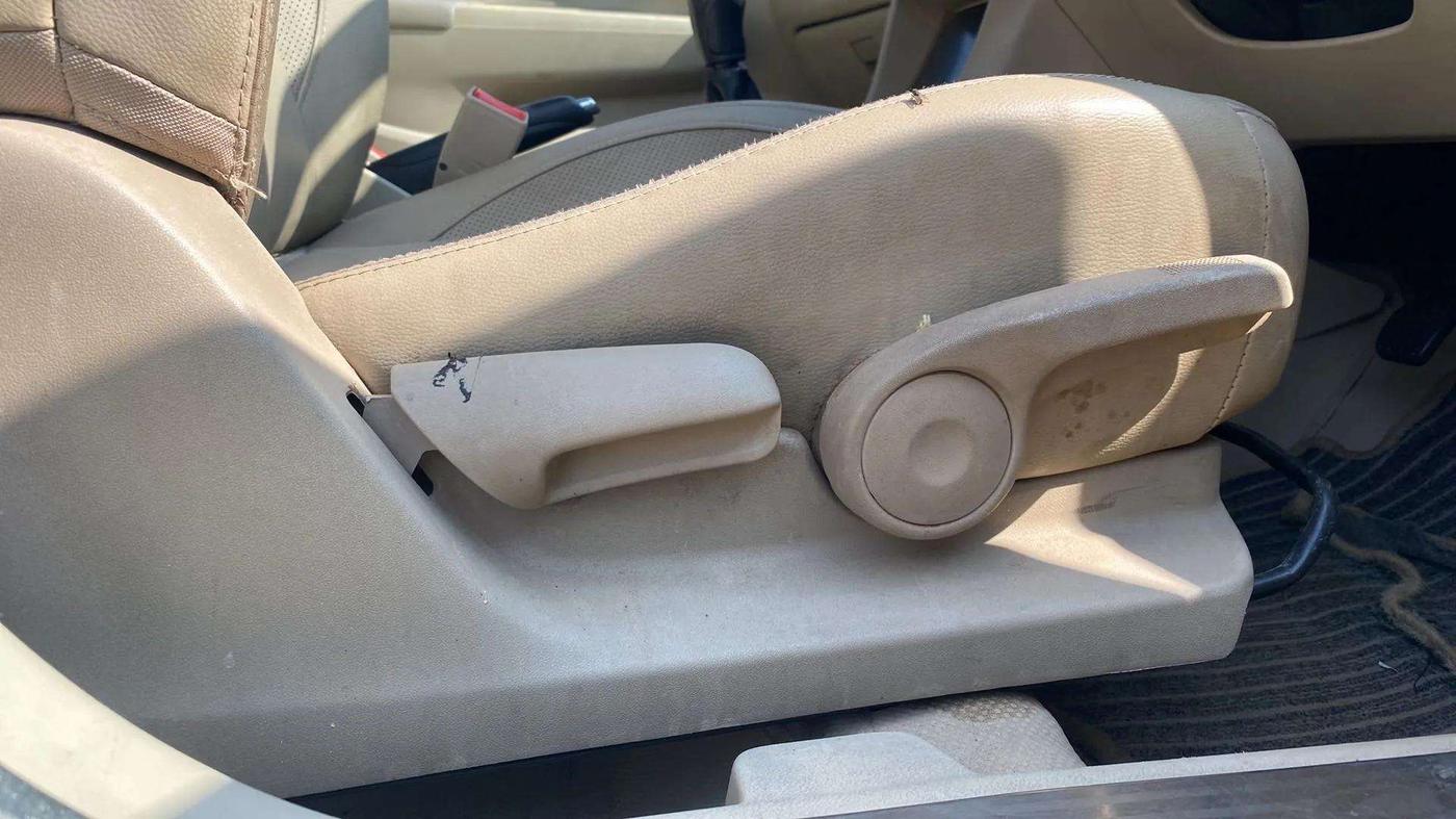 2016 Maruti Ciaz ZDI+ SHVS, Diesel, Manual, 93,026 km, Driver Side Adjustment Panel