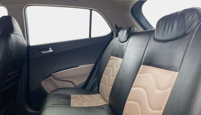 2017 Hyundai Grand i10 SPORTZ 1.2 KAPPA VTVT, Petrol, Manual, 33,640 km, Right Side Rear Door Cabin