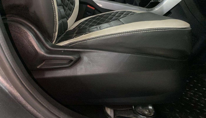 2022 Tata NEXON XM PLUS SUNROOF PETROL, Petrol, Manual, 13,542 km, Driver Side Adjustment Panel