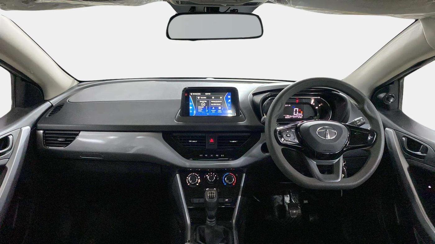 2022 Tata NEXON XM PLUS SUNROOF PETROL, Petrol, Manual, 13,542 km, Dashboard