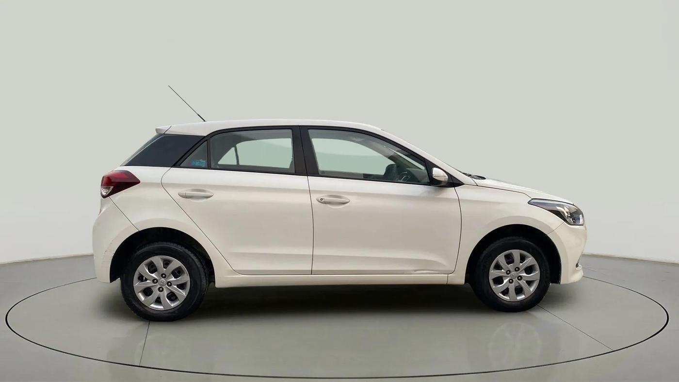 2017 Hyundai Elite i20 SPORTZ 1.2, Petrol, Manual, 35,503 km, Right Side View
