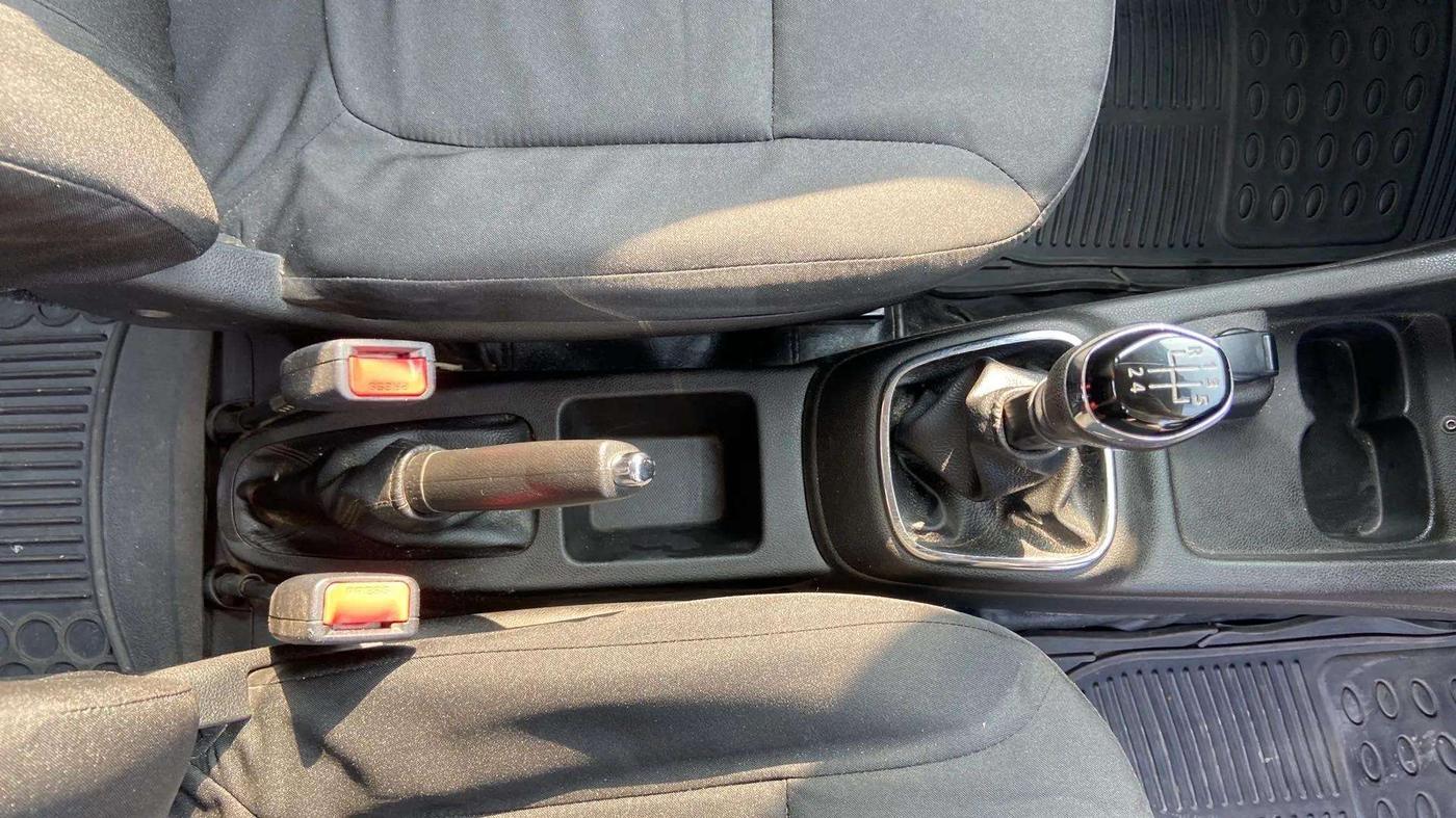 2018 Renault Kwid RXT 1.0 (O), Petrol, Manual, 78,084 km, Gear Lever