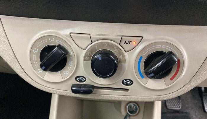 2020 Maruti Alto LXI, Petrol, Manual, 39,318 km, AC Unit - Directional switch has minor damage