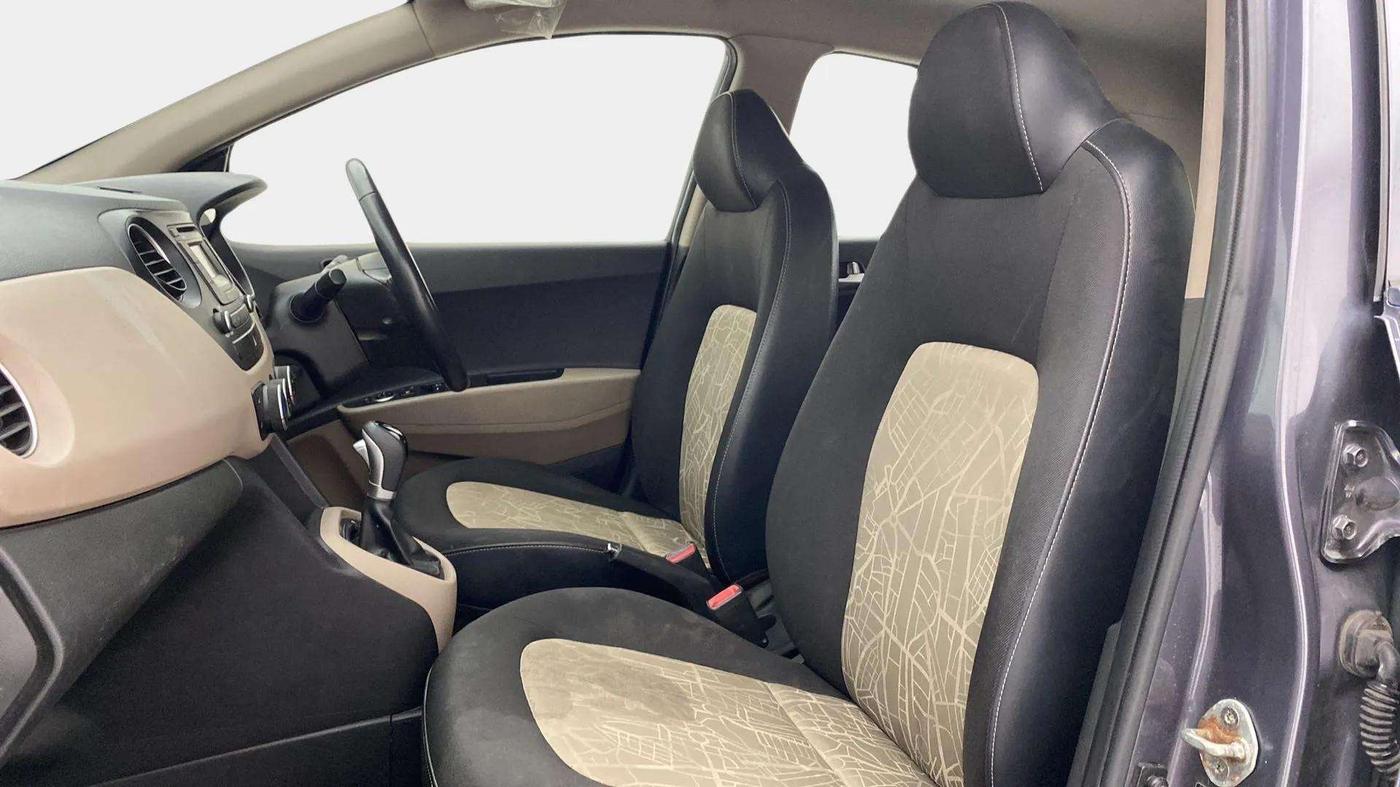 2016 Hyundai Grand i10 ASTA AT 1.2 KAPPA VTVT, Petrol, Automatic, 23,814 km, Right Side Front Door Cabin