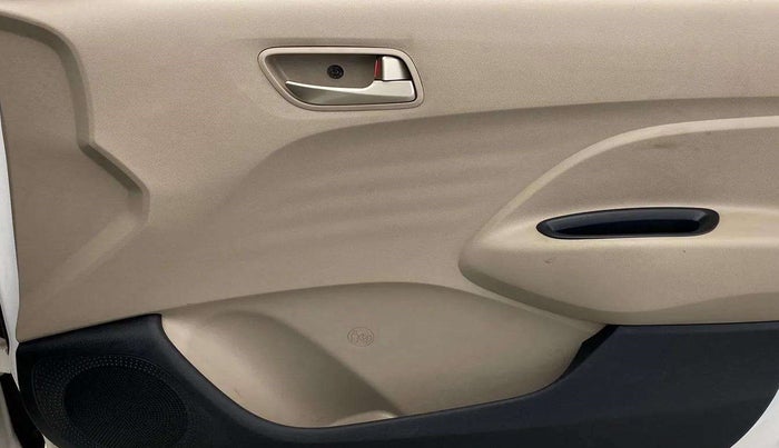 2018 Hyundai NEW SANTRO MAGNA AMT, Petrol, Automatic, 13,495 km, Driver Side Door Panels Control