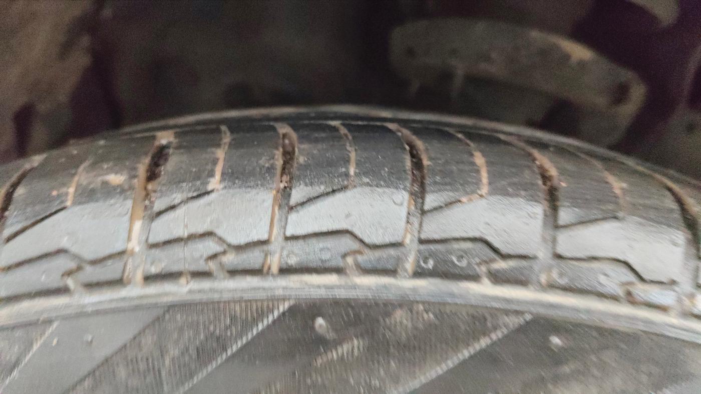 2021 Hyundai Creta SX (O) AT 1.5 DIESEL, Diesel, Automatic, 1,33,391 km, Left Front Tyre Tread
