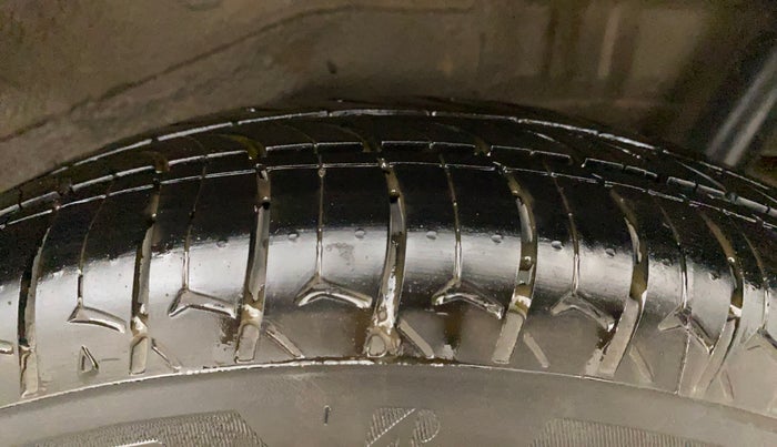 2017 Maruti Wagon R 1.0 LXI CNG, CNG, Manual, 84,524 km, Left Rear Tyre Tread