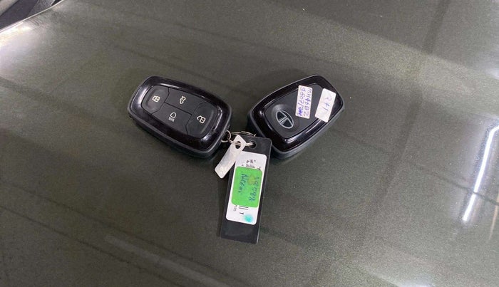 2022 Tata NEXON XZA PLUS PETROL, Petrol, Automatic, 25,518 km, Key Close Up