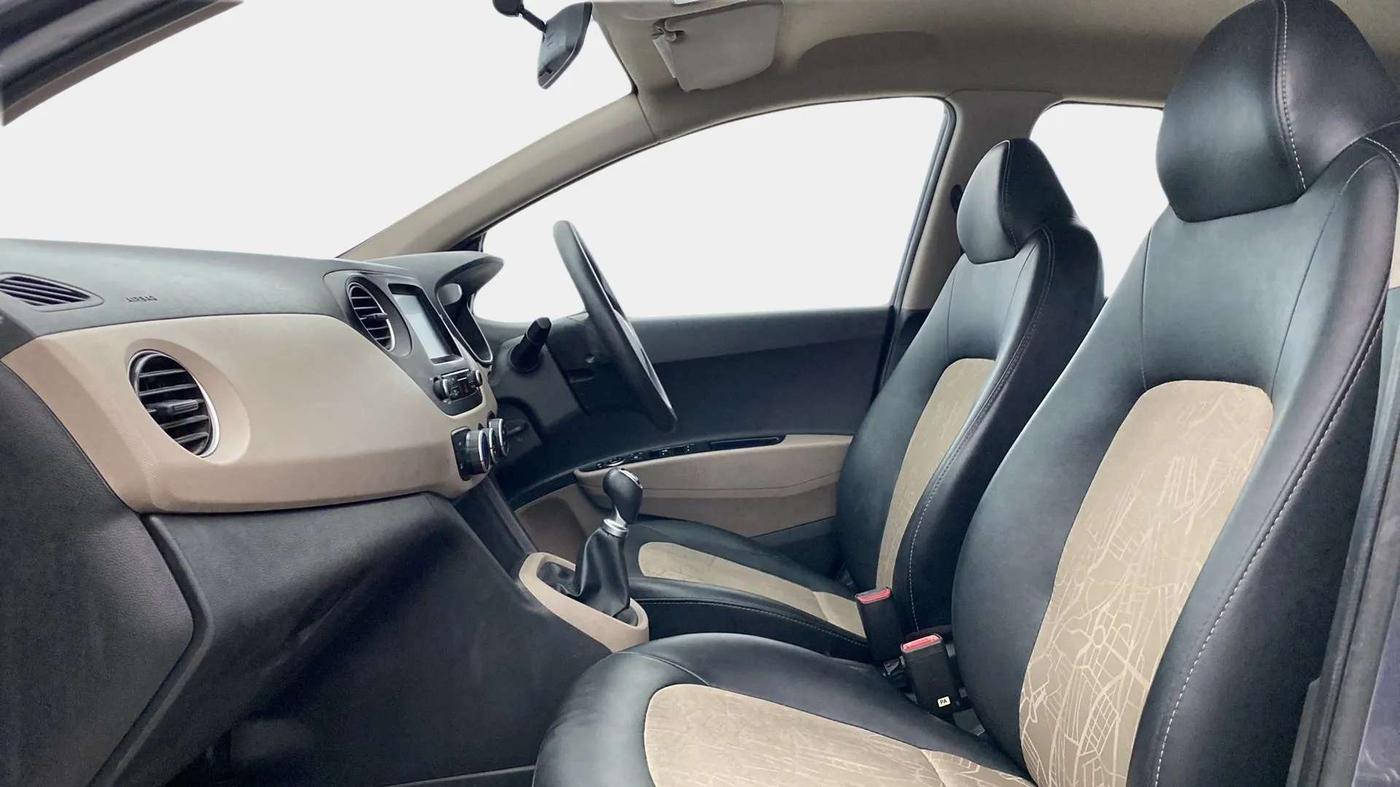 2019 Hyundai Grand i10 SPORTZ 1.2 KAPPA VTVT, Petrol, Manual, 29,630 km, Right Side Front Door Cabin