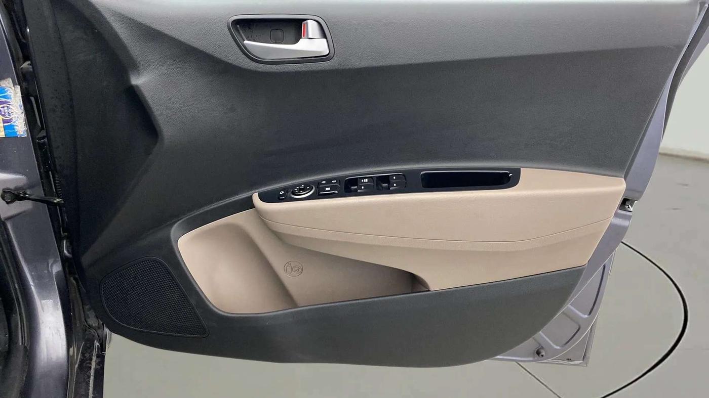 2019 Hyundai Grand i10 SPORTZ 1.2 KAPPA VTVT, Petrol, Manual, 29,630 km, Driver Side Door Panels Control