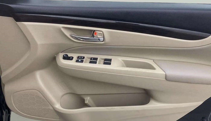 2017 Maruti Ciaz ZETA 1.4  AT PETROL, Petrol, Automatic, 32,205 km, Driver Side Door Panels Control