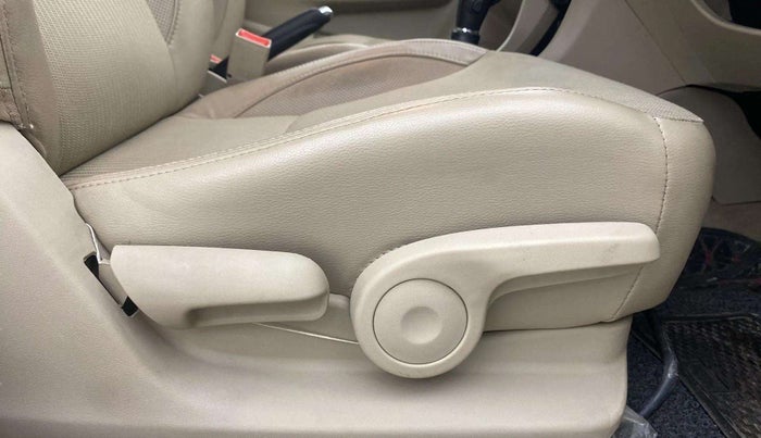 2017 Maruti Ciaz ZETA 1.4  AT PETROL, Petrol, Automatic, 32,205 km, Driver Side Adjustment Panel