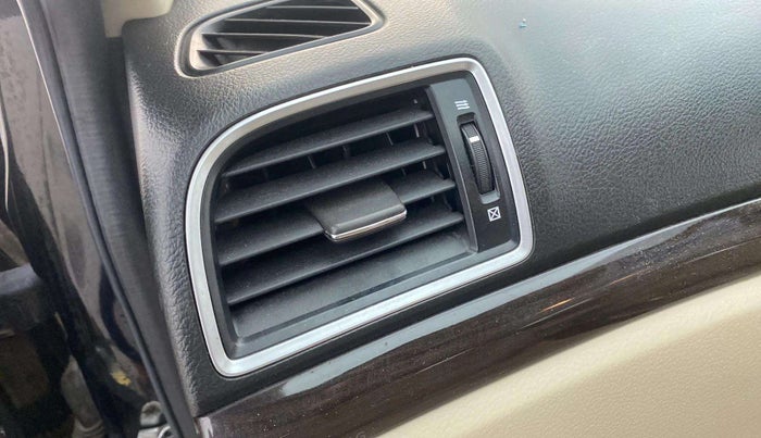 2017 Maruti Ciaz ZETA 1.4  AT PETROL, Petrol, Automatic, 32,205 km, AC Unit - Rear vent has minor damage