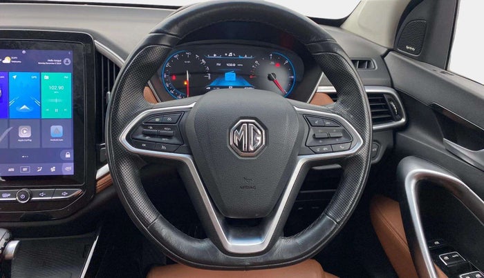 2021 MG HECTOR PLUS SHARP 1.5 PETROL TURBO CVT 6-STR, Petrol, Automatic, 40,148 km, Steering Wheel Close Up