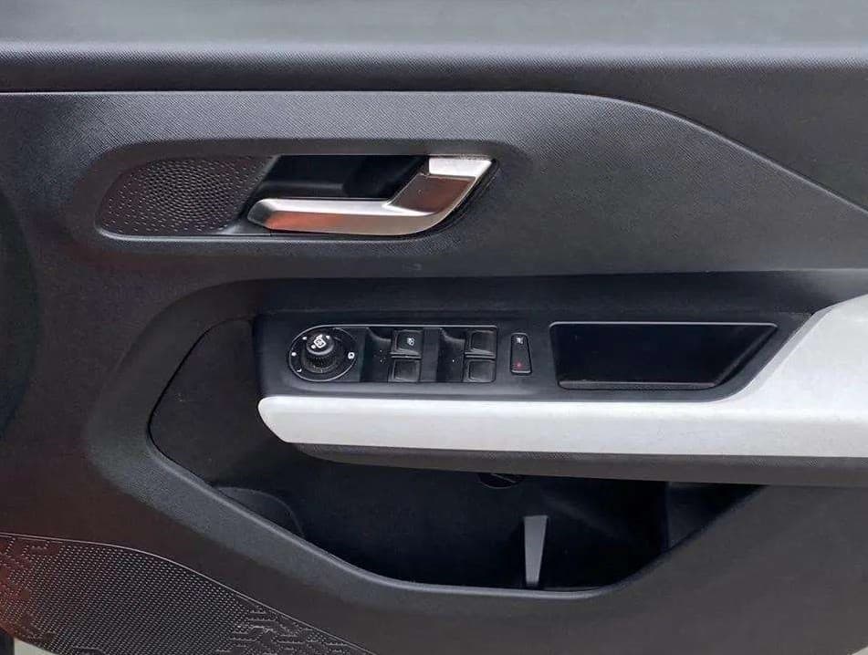 2022 Tata PUNCH CREATIVE  MT, Petrol, Manual, 35,703 km, Driver Side Door Panels Control
