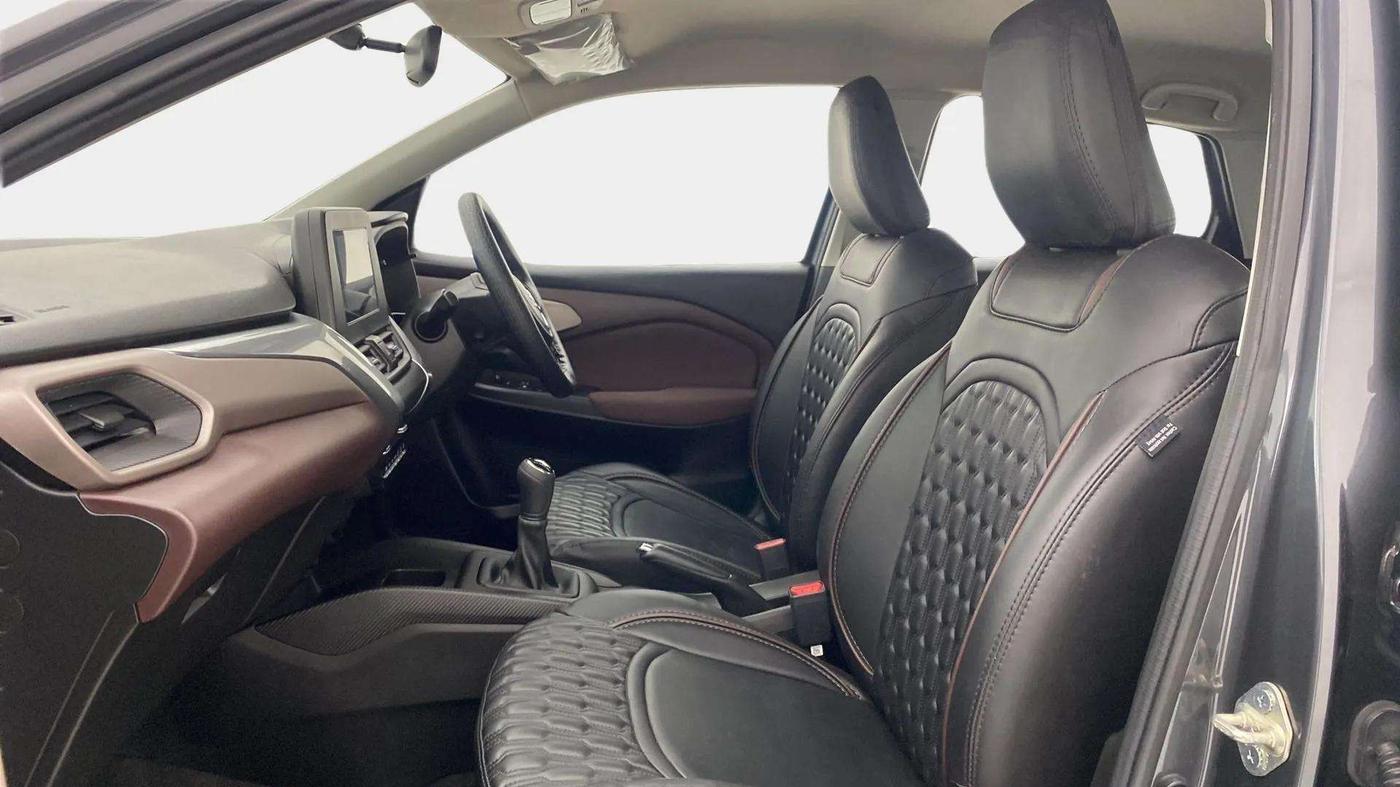 2023 Maruti FRONX DELTA PLUS 1.0 TURBO MT, Petrol, Manual, 4,211 km, Right Side Front Door Cabin
