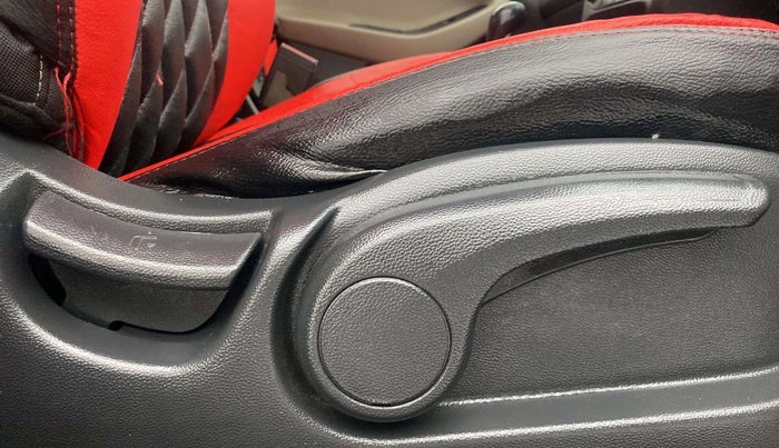 2019 Hyundai Elite i20 ASTA 1.2 (O), Petrol, Manual, 54,937 km, Driver Side Adjustment Panel
