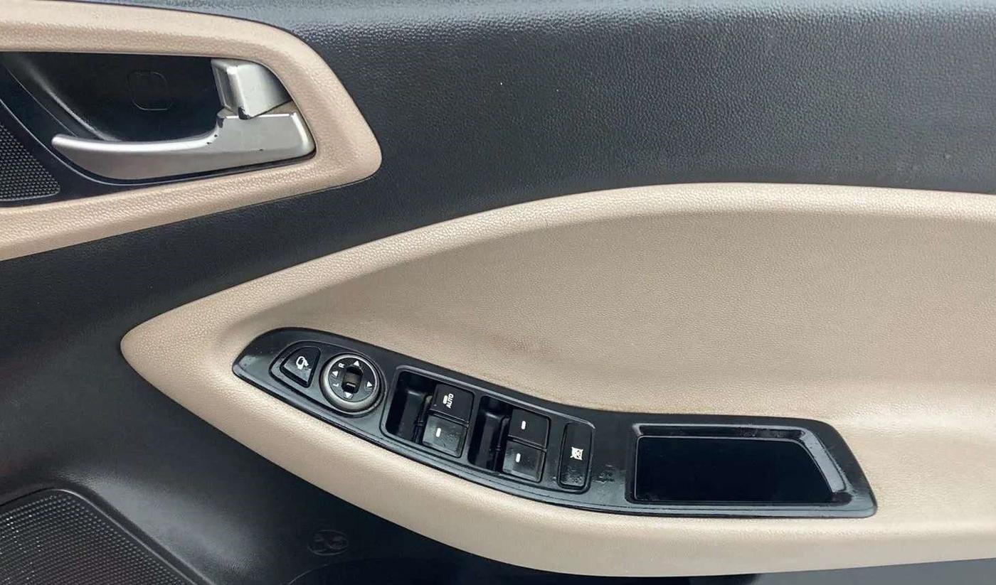 2019 Hyundai Elite i20 ASTA 1.2 (O), Petrol, Manual, 54,937 km, Driver Side Door Panels Control