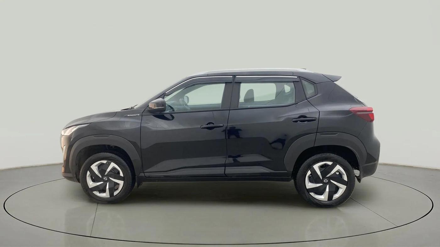 2024 Nissan MAGNITE XL, Petrol, Manual, 5,544 km, Left Side