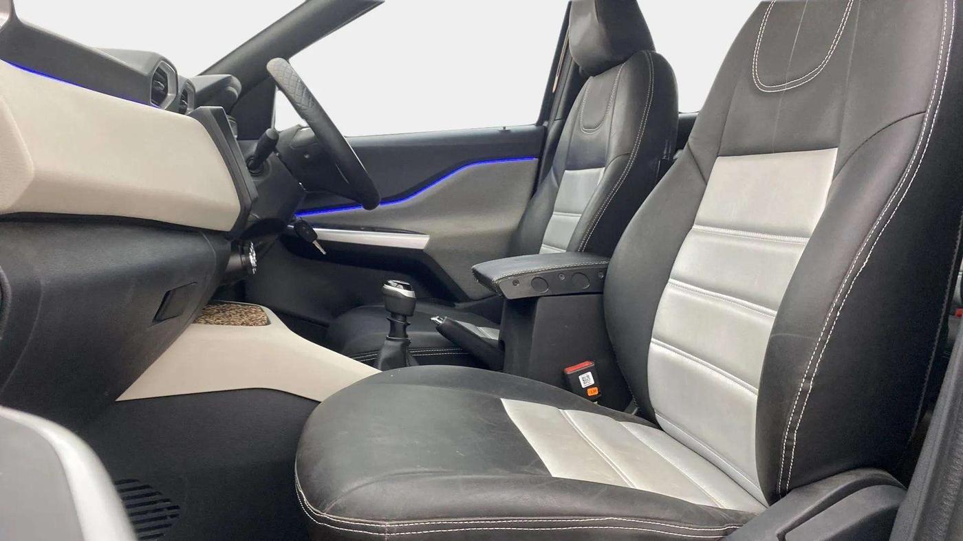 2024 Nissan MAGNITE XL, Petrol, Manual, 5,544 km, Right Side Front Door Cabin