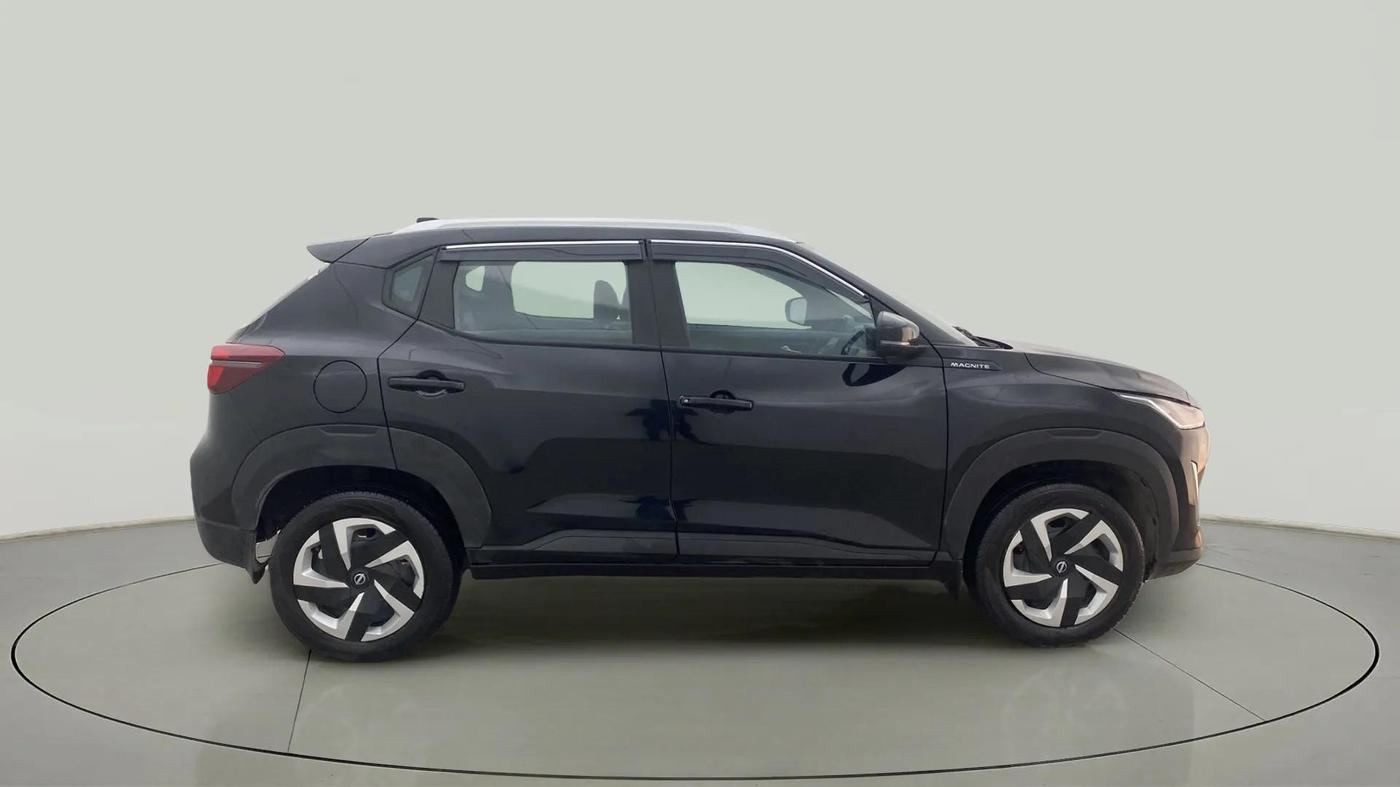 2024 Nissan MAGNITE XL, Petrol, Manual, 5,544 km, Right Side