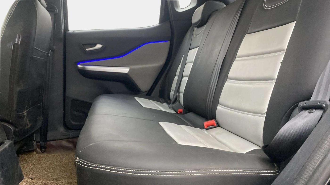 2024 Nissan MAGNITE XL, Petrol, Manual, 5,544 km, Right Side Rear Door Cabin