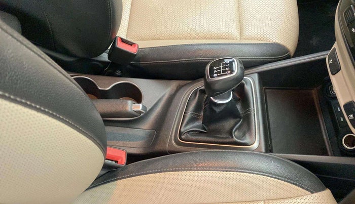 2018 Hyundai Verna 1.6 VTVT SX O, Petrol, Manual, 94,482 km, Gear Lever