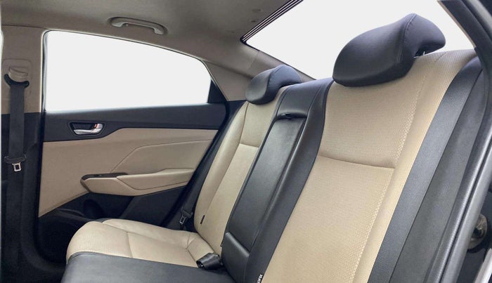 2018 Hyundai Verna 1.6 VTVT SX O, Petrol, Manual, 94,482 km, Right Side Rear Door Cabin