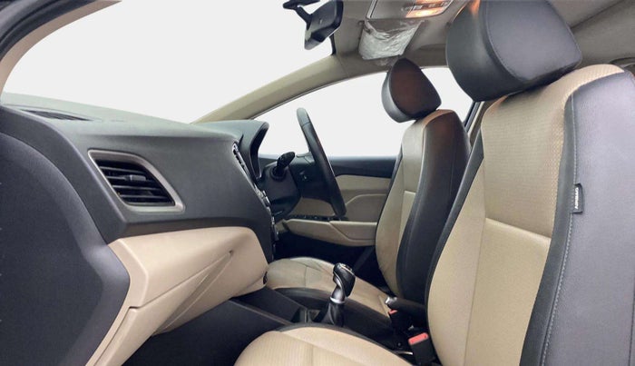 2018 Hyundai Verna 1.6 VTVT SX O, Petrol, Manual, 94,482 km, Right Side Front Door Cabin