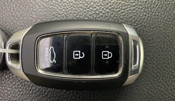 2018 Hyundai Verna 1.6 VTVT SX O, Petrol, Manual, 94,482 km, Key Close Up