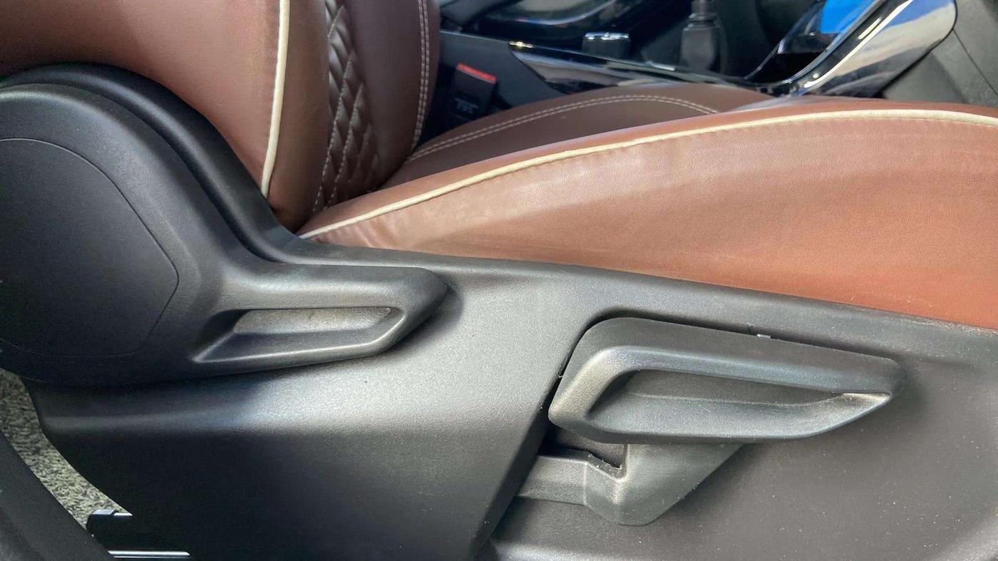 2023 Tata NEXON FEARLESS DUAL TONE 1.5 DIESEL, Diesel, Manual, 8,331 km, Driver Side Adjustment Panel