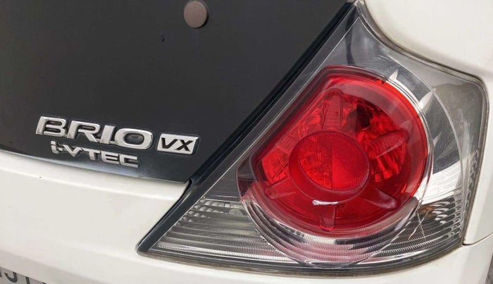 2015 Honda Brio VX MT, Petrol, Manual, 26,485 km, Right tail light - < 2 inches,no. = 2