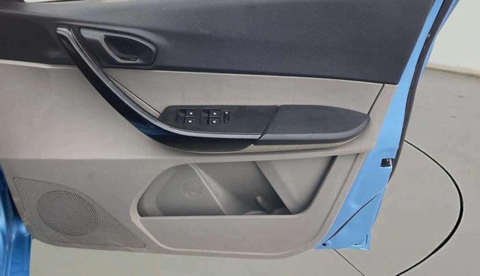 2017 Tata Tiago XT PETROL, Petrol, Manual, 87,284 km, Driver Side Door Panels Control