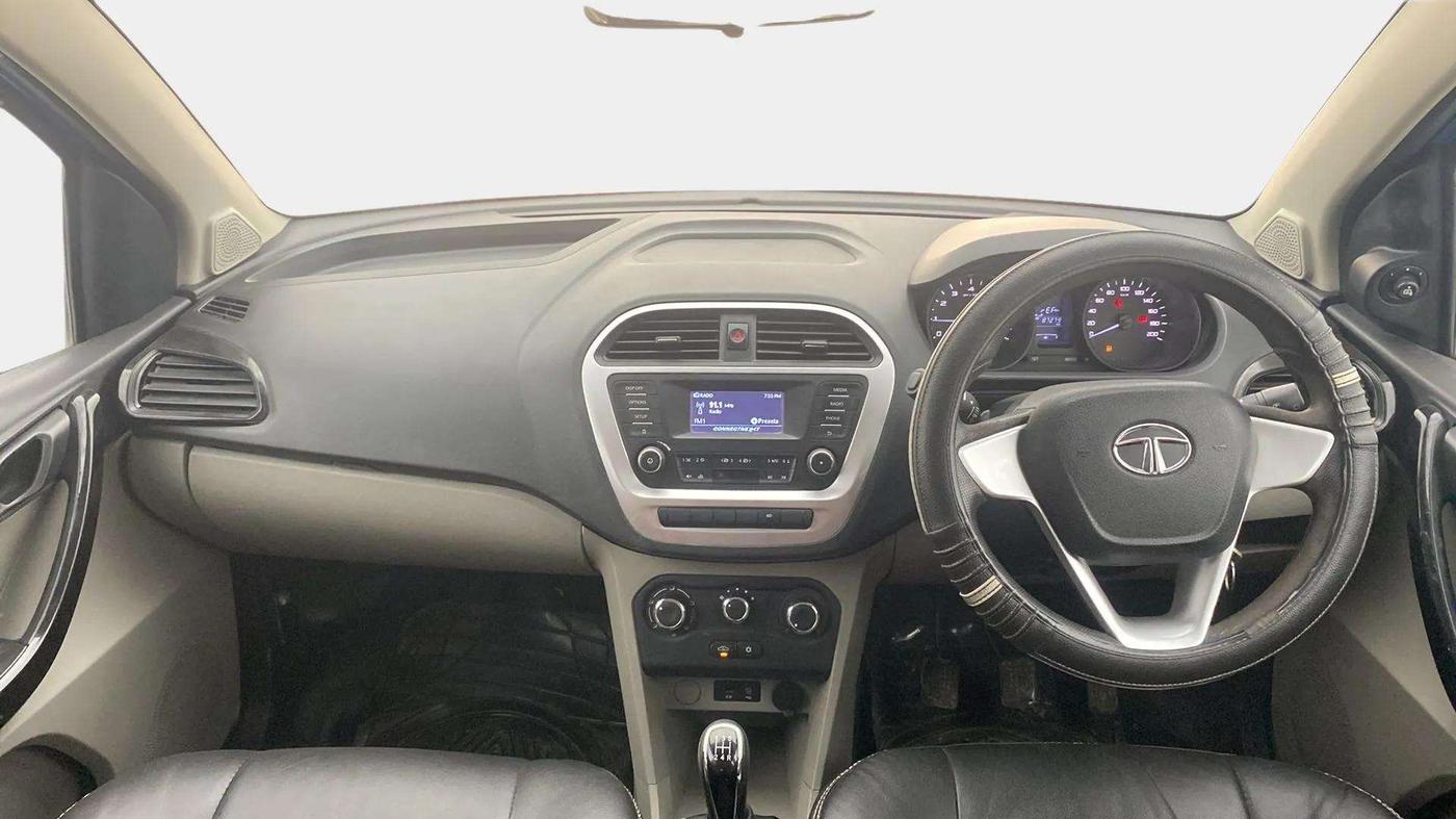 2017 Tata Tiago XT PETROL, Petrol, Manual, 87,284 km, Dashboard
