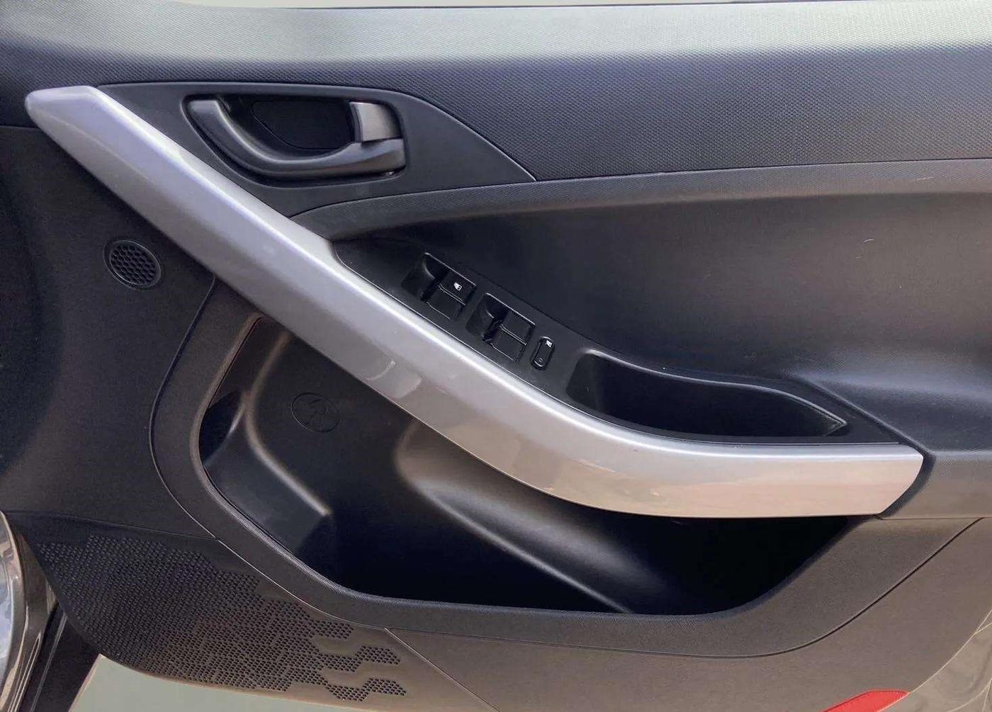 2023 Tata NEXON XMA SUNROOF DIESEL, Diesel, Automatic, 20,452 km, Driver Side Door Panels Control