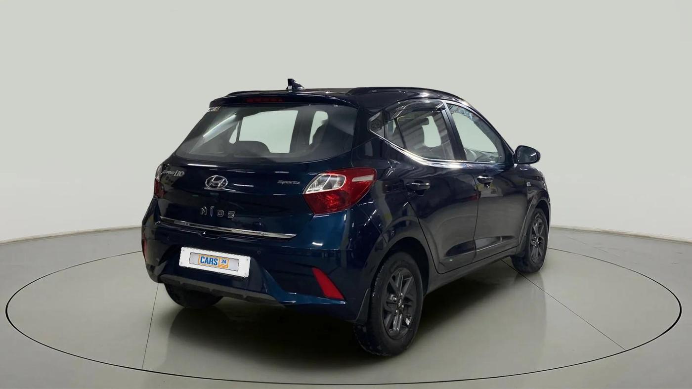 2021 Hyundai GRAND I10 NIOS SPORTZ AMT 1.2 KAPPA VTVT, Petrol, Automatic, 12,891 km, Right Back Diagonal