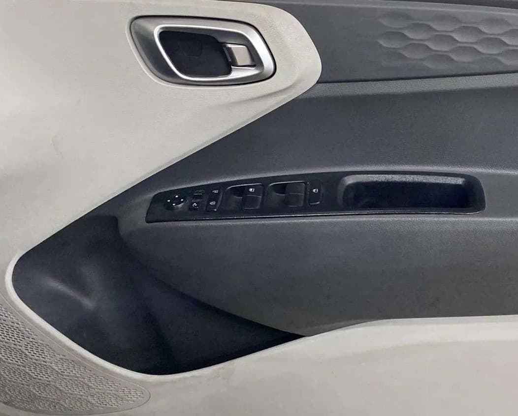 2021 Hyundai GRAND I10 NIOS SPORTZ AMT 1.2 KAPPA VTVT, Petrol, Automatic, 12,891 km, Driver Side Door Panels Control