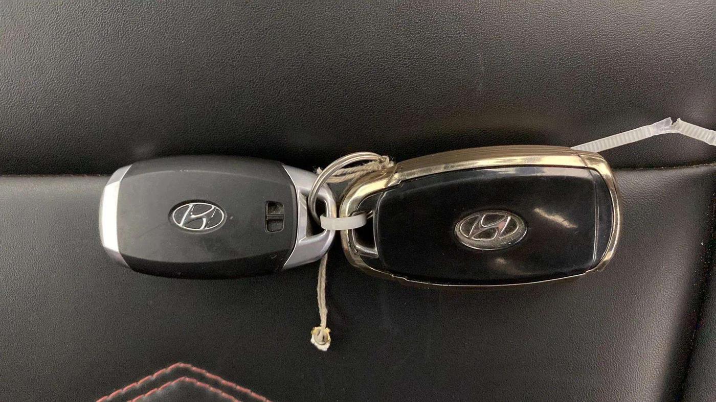 2018 Hyundai Verna 1.6 VTVT SX, CNG, Manual, 34,498 km, Key Close Up