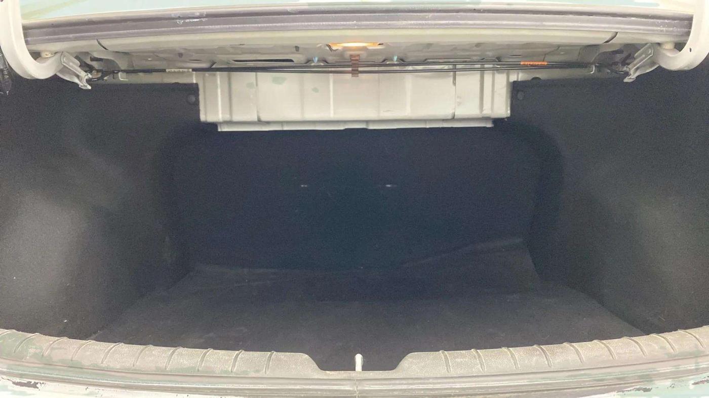 2018 Hyundai Verna 1.6 VTVT SX, CNG, Manual, 34,498 km, Boot Inside