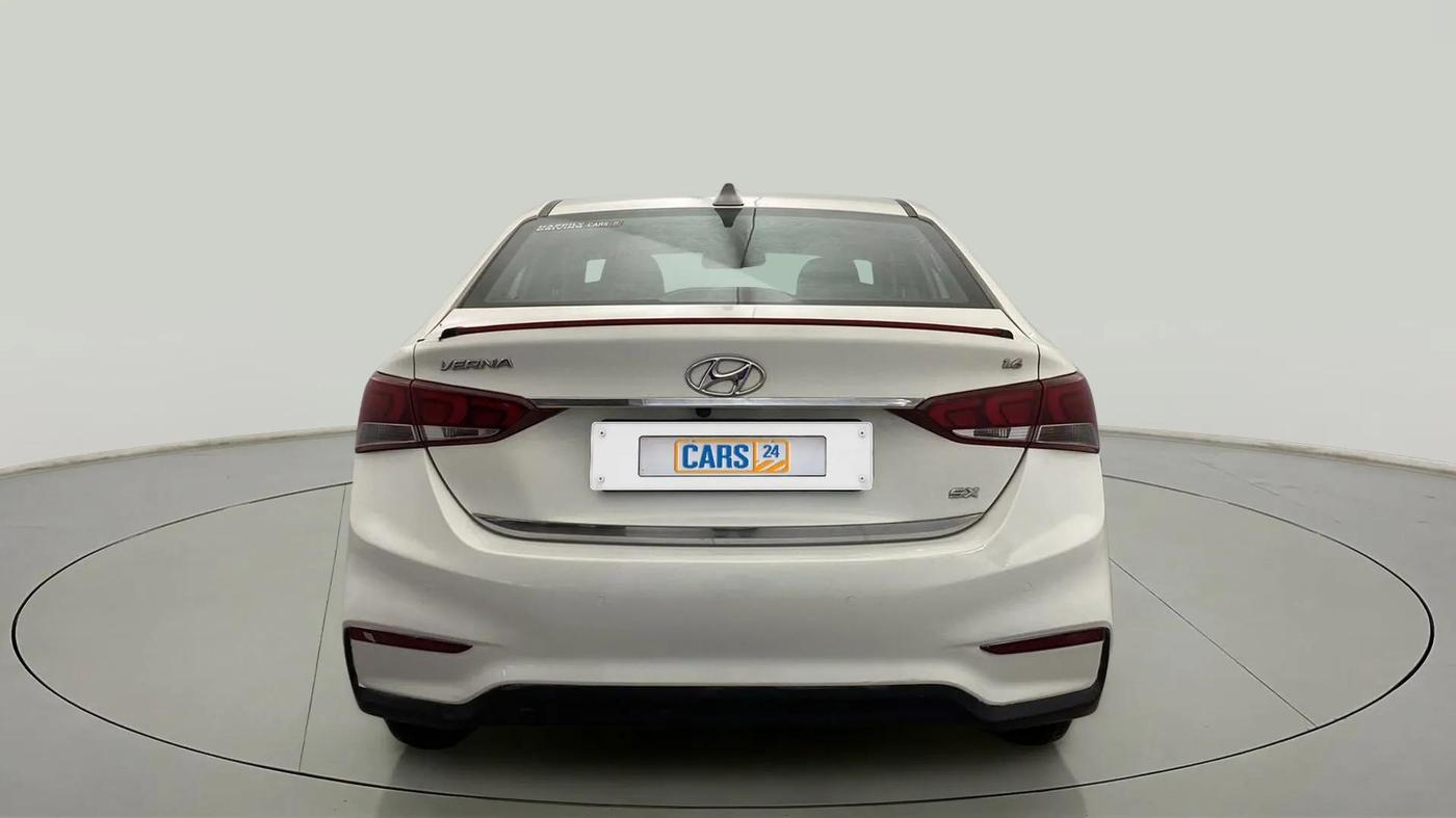 2018 Hyundai Verna 1.6 VTVT SX, CNG, Manual, 34,498 km, Back/Rear