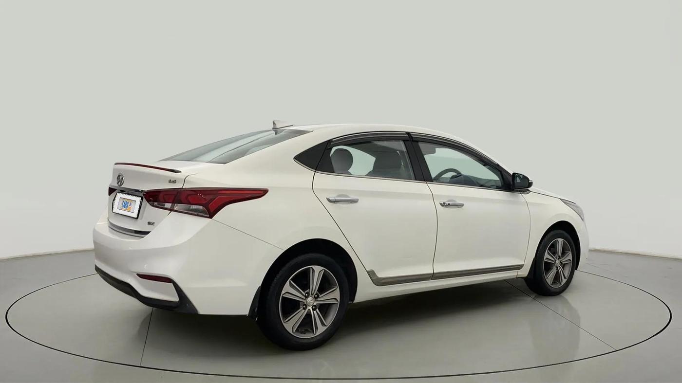 2018 Hyundai Verna 1.6 VTVT SX, CNG, Manual, 34,498 km, Right Back Diagonal