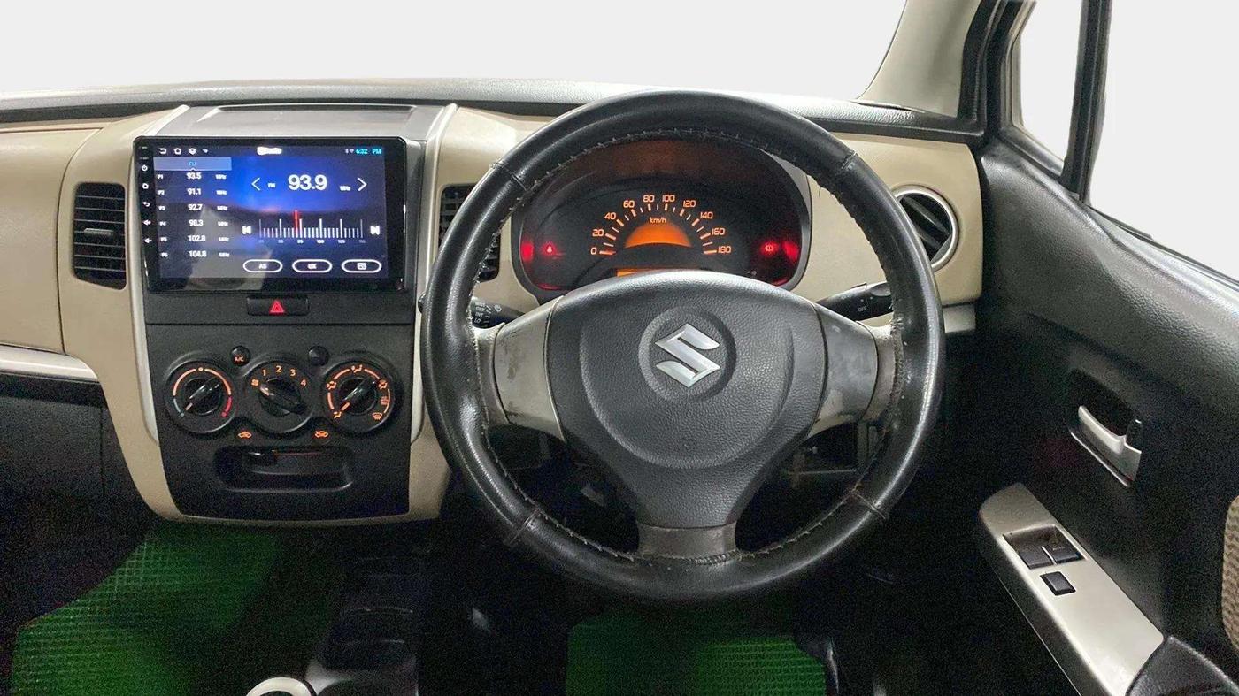 2017 Maruti Wagon R 1.0 LXI CNG, CNG, Manual, 78,027 km, Steering Wheel Close Up