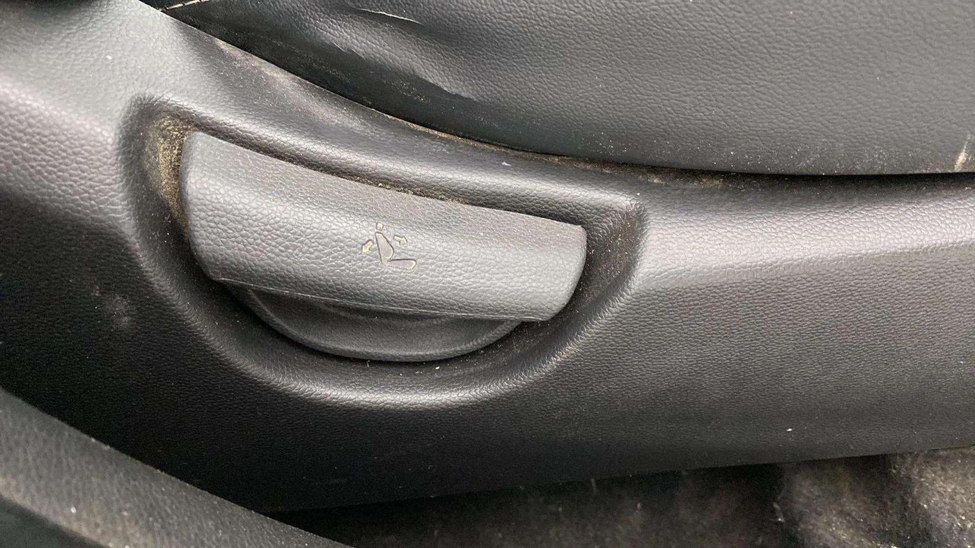 2019 Hyundai Grand i10 MAGNA AT 1.2 KAPPA VTVT, Petrol, Automatic, 89,482 km, Driver Side Adjustment Panel