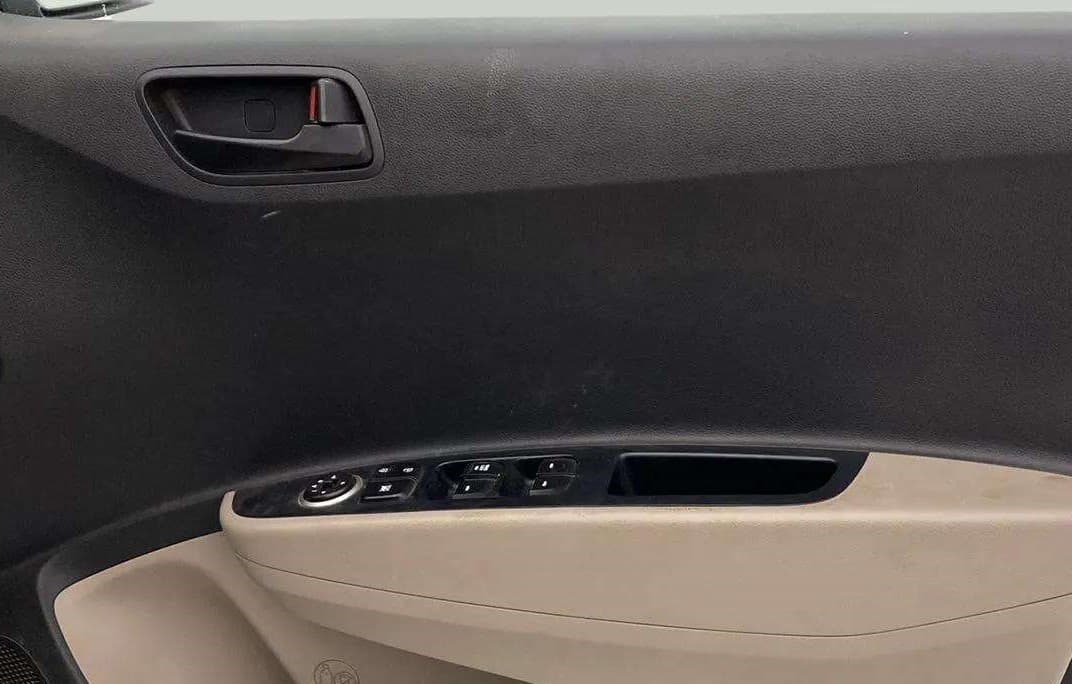 2019 Hyundai Grand i10 MAGNA AT 1.2 KAPPA VTVT, Petrol, Automatic, 89,482 km, Driver Side Door Panels Control